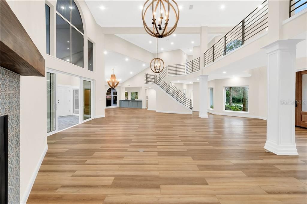 Recently Sold: $1,495,000 (6 beds, 5 baths, 7422 Square Feet)