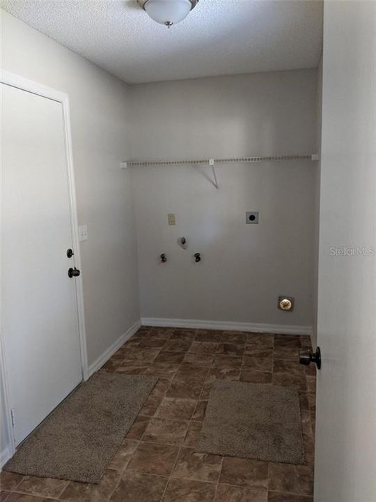 Recently Sold: $89,900 (2 beds, 1 baths, 840 Square Feet)