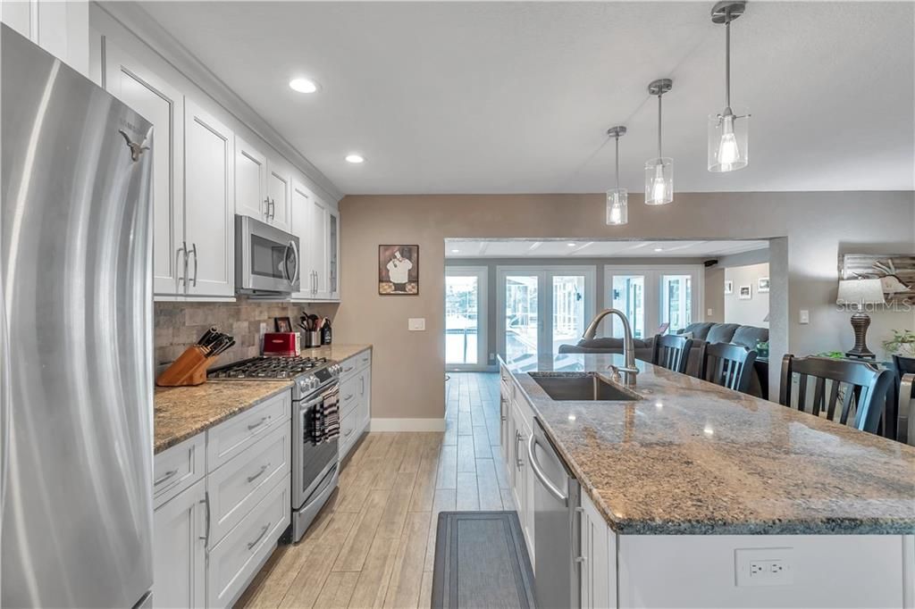 Recently Sold: $940,000 (3 beds, 2 baths, 2371 Square Feet)