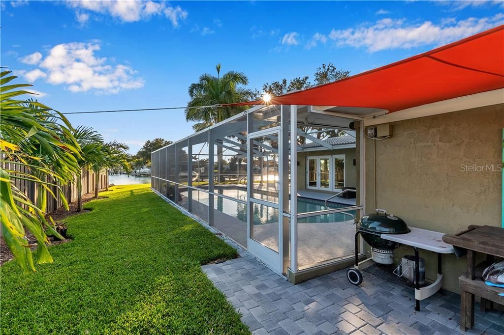 Recently Sold: $940,000 (3 beds, 2 baths, 2371 Square Feet)