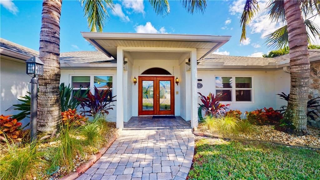 Recently Sold: $975,000 (4 beds, 2 baths, 2705 Square Feet)