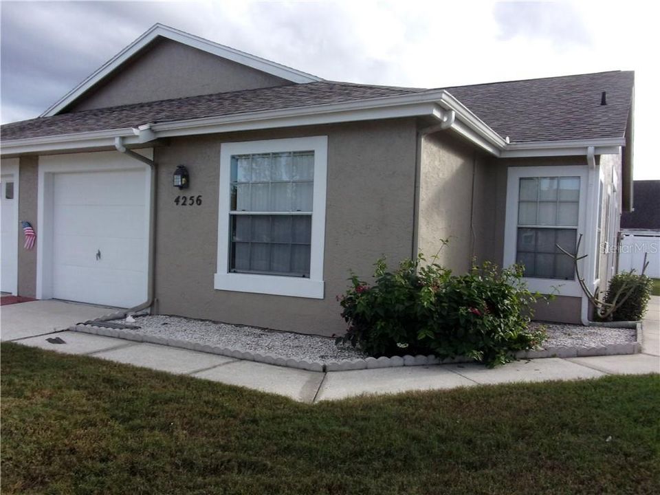 Recently Sold: $136,000 (2 beds, 2 baths, 1174 Square Feet)