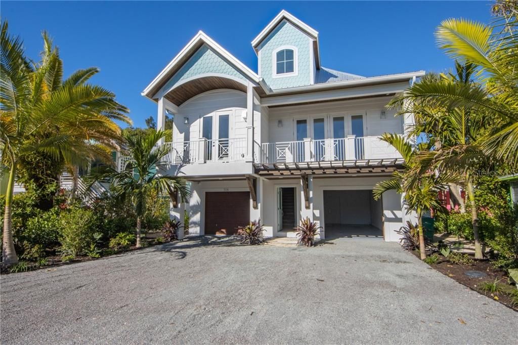 Recently Sold: $2,099,000 (4 beds, 3 baths, 1274 Square Feet)