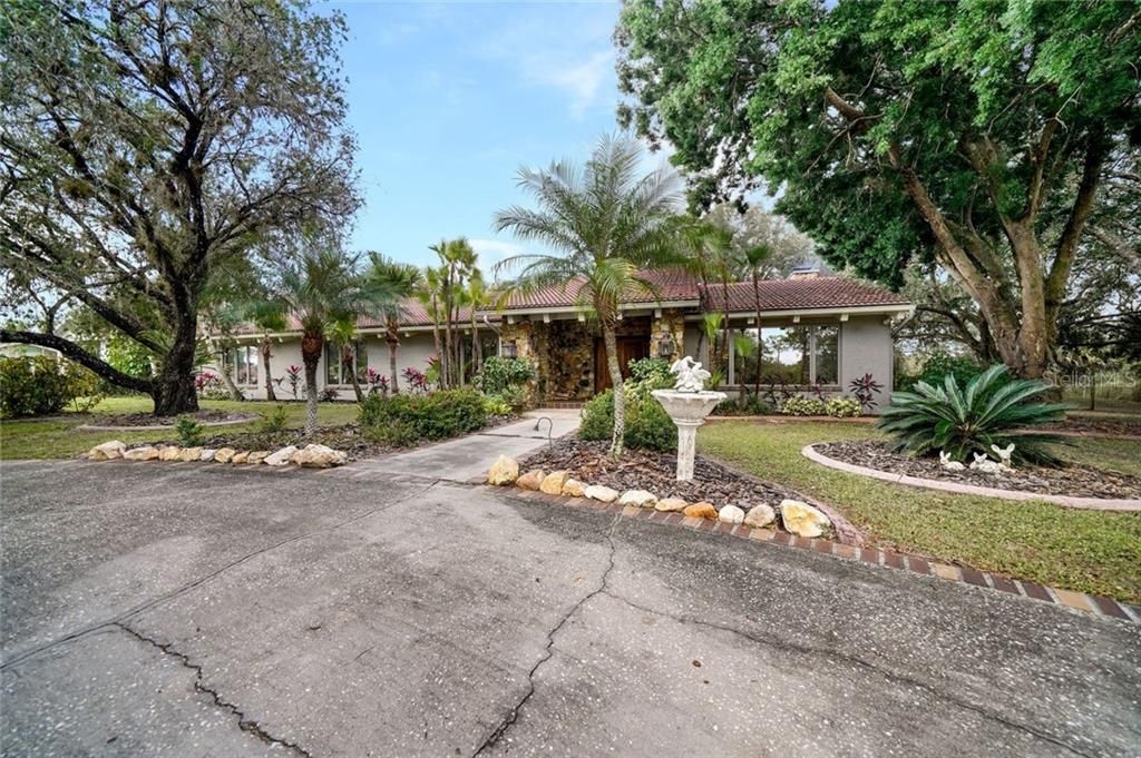 Recently Sold: $1,600,000 (4 beds, 4 baths, 11836 Square Feet)