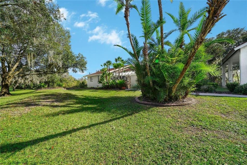 Recently Sold: $1,600,000 (4 beds, 4 baths, 11836 Square Feet)