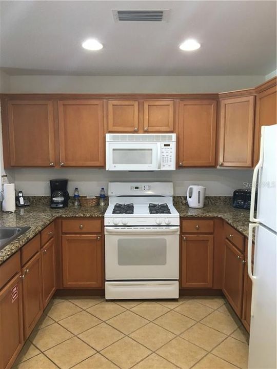 Recently Rented: $1,000 (1 beds, 1 baths, 823 Square Feet)