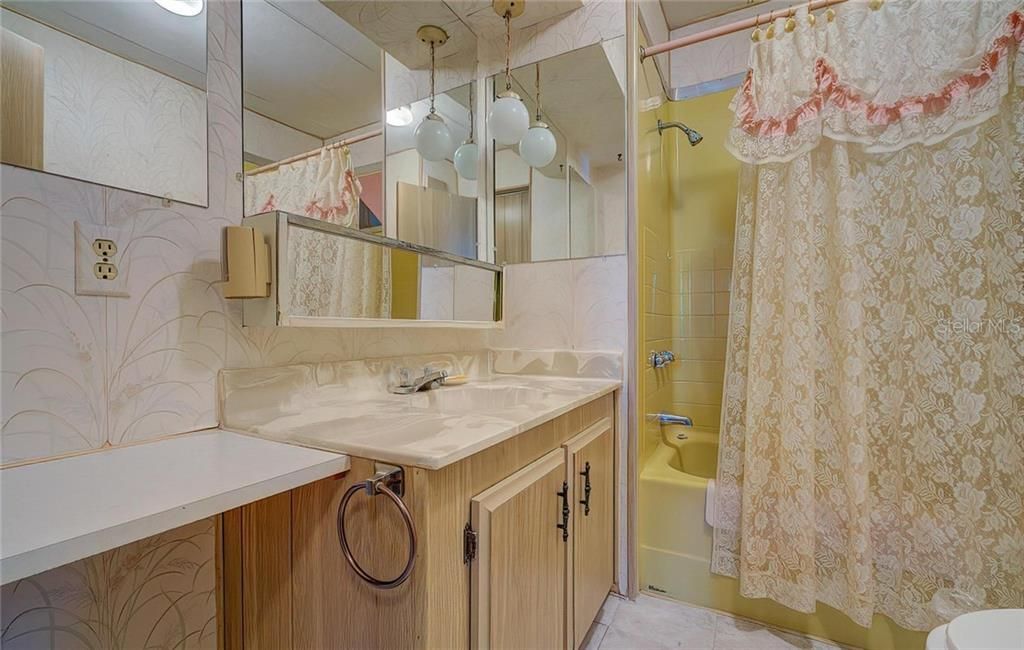 最近售出: $62,000 (2 贝兹, 2 浴室, 1152 平方英尺)