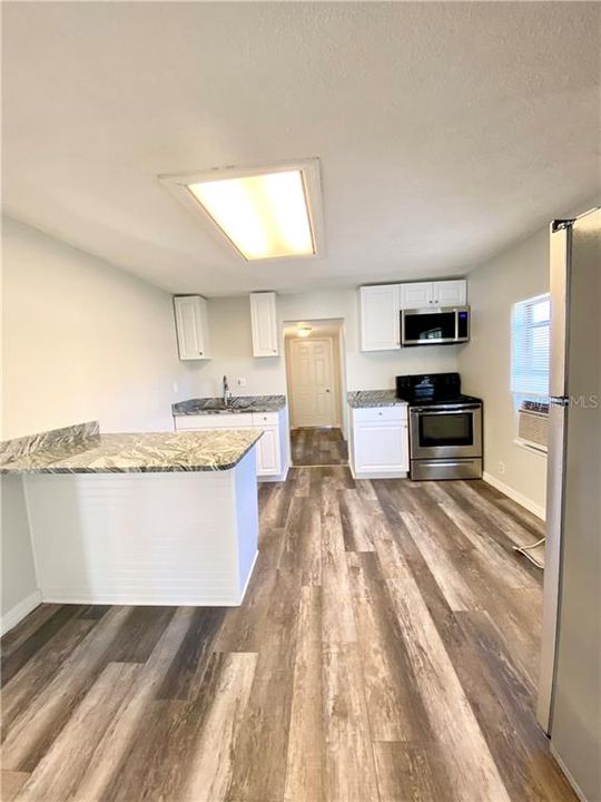 Recently Rented: $1,000 (3 beds, 1 baths, 870 Square Feet)