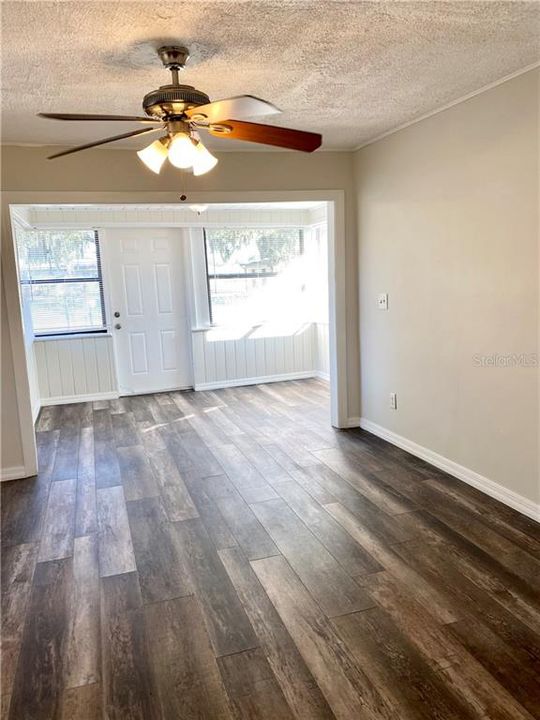 Recently Rented: $1,000 (3 beds, 1 baths, 870 Square Feet)