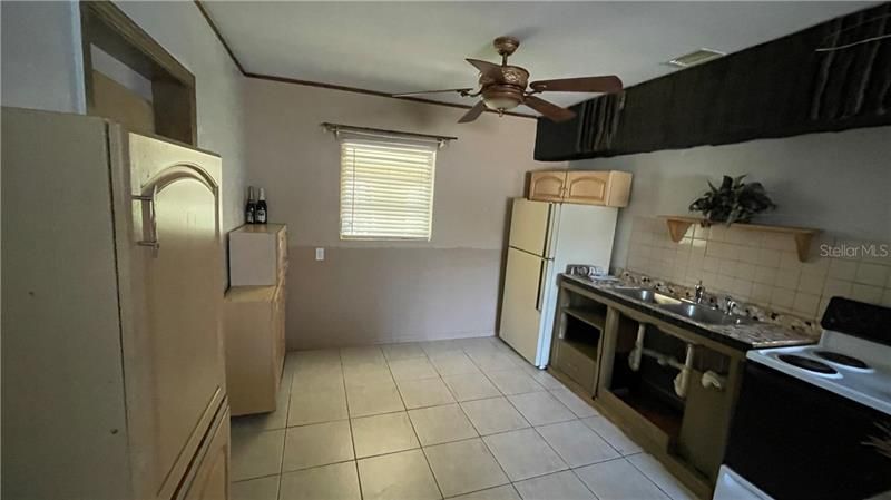 Recently Sold: $119,000 (3 beds, 1 baths, 736 Square Feet)