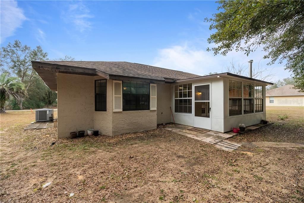 Recently Sold: $124,900 (3 beds, 2 baths, 1454 Square Feet)