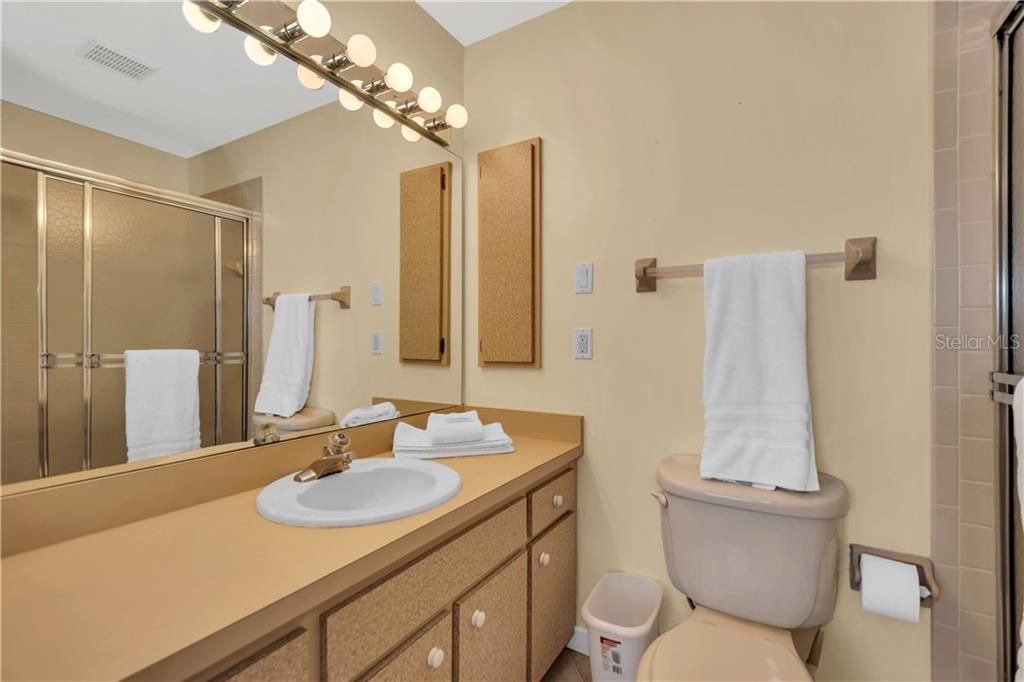 Recently Sold: $1,475,000 (2 beds, 2 baths, 1276 Square Feet)