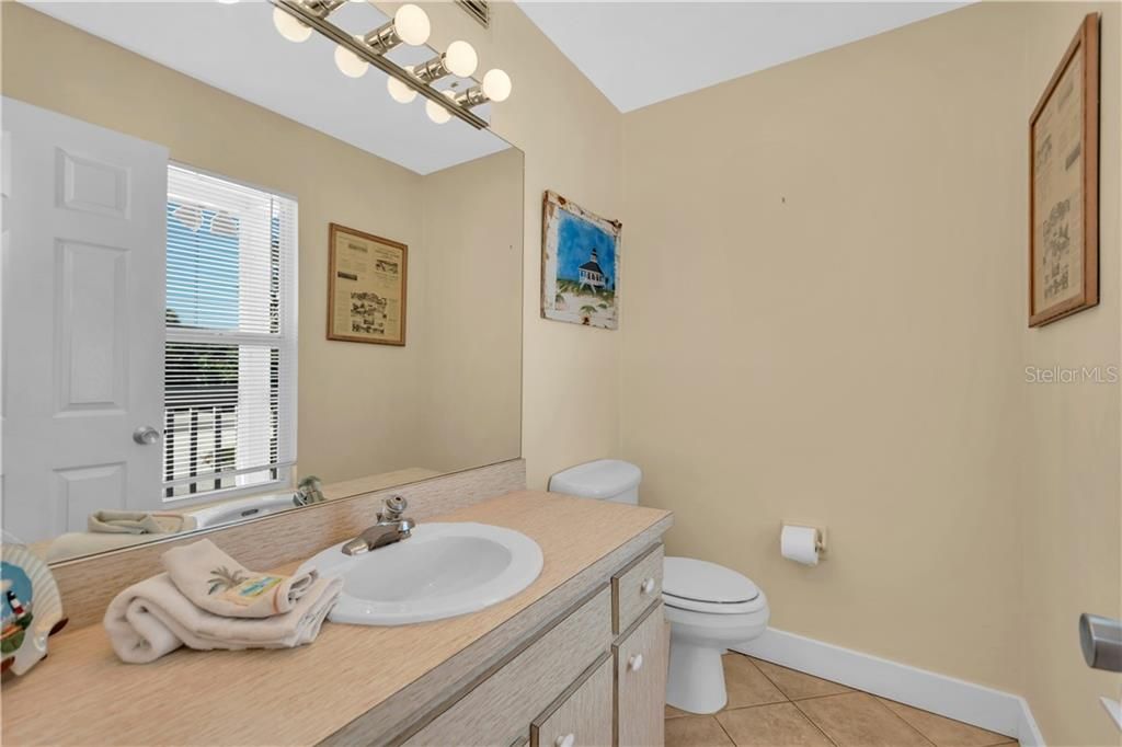 Recently Sold: $1,475,000 (2 beds, 2 baths, 1276 Square Feet)