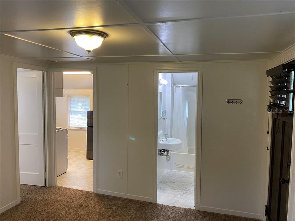 Recently Rented: $650 (1 beds, 1 baths, 400 Square Feet)