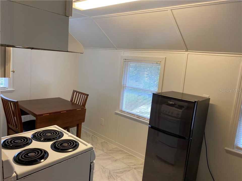 Recently Rented: $650 (1 beds, 1 baths, 400 Square Feet)