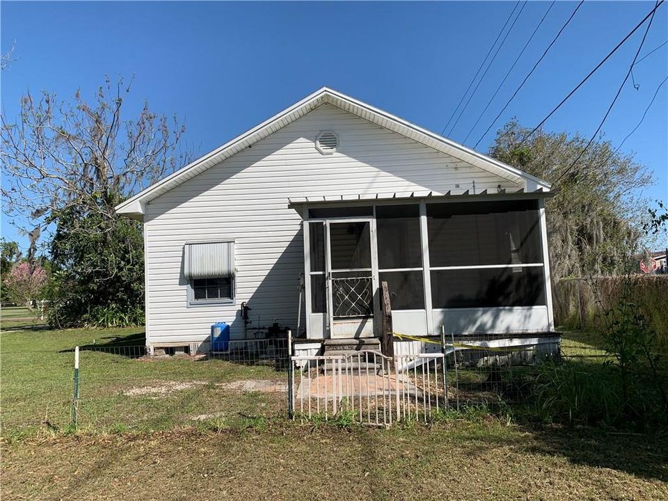 Recently Sold: $126,000 (2 beds, 1 baths, 946 Square Feet)