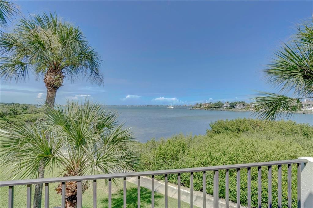 Recently Sold: $575,000 (2 beds, 2 baths, 1844 Square Feet)