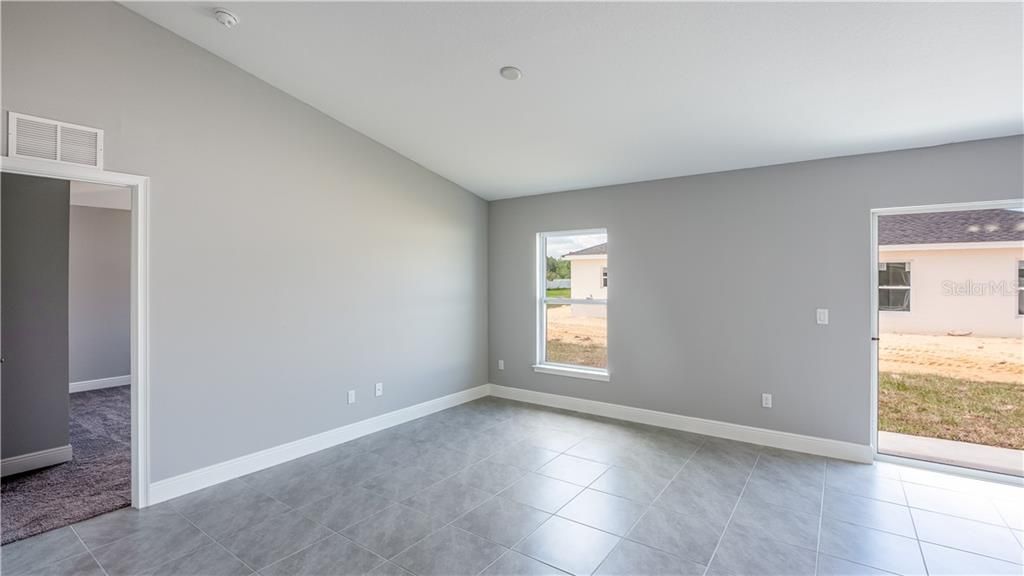 Recently Sold: $224,000 (3 beds, 2 baths, 1461 Square Feet)