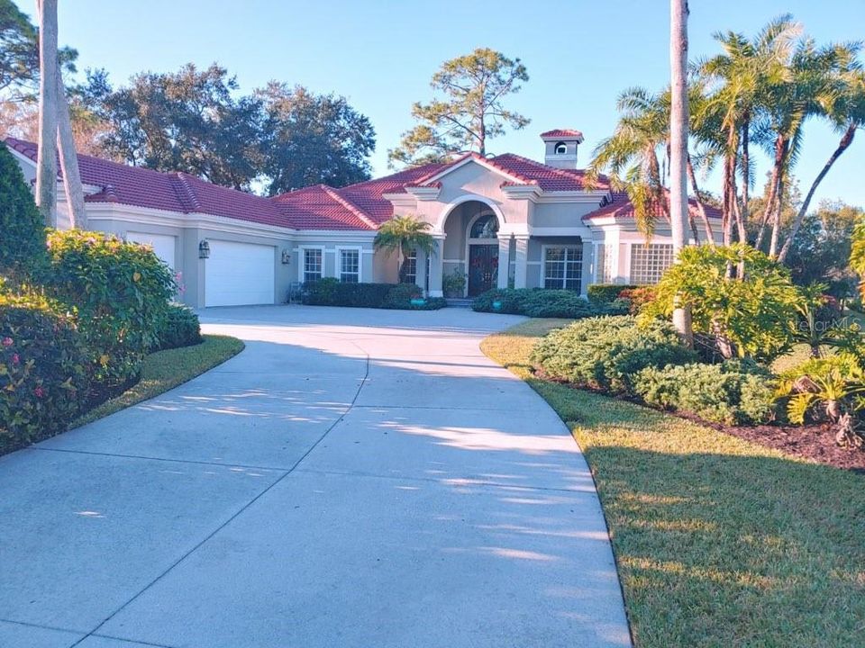Recently Sold: $1,100,000 (4 beds, 4 baths, 3872 Square Feet)