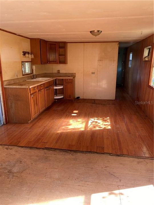 Recently Sold: $79,900 (2 beds, 1 baths, 564 Square Feet)