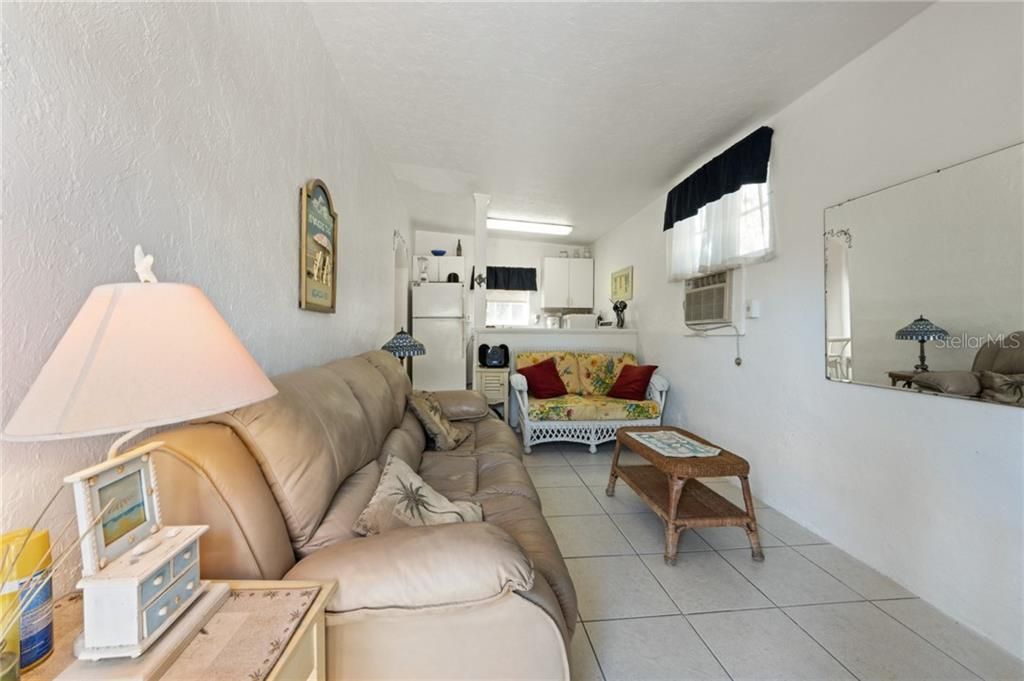 Recently Sold: $2,995,000 (3 beds, 2 baths, 1408 Square Feet)