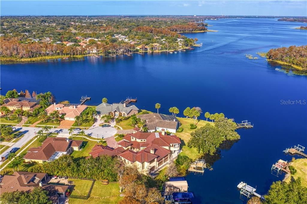 Although the residence is situated on the quiet south cove, there is easy access to the wide open Lake Tarpon