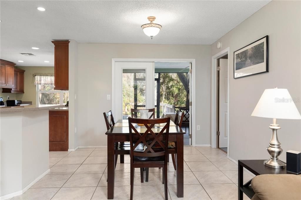 Recently Sold: $235,000 (3 beds, 2 baths, 1606 Square Feet)