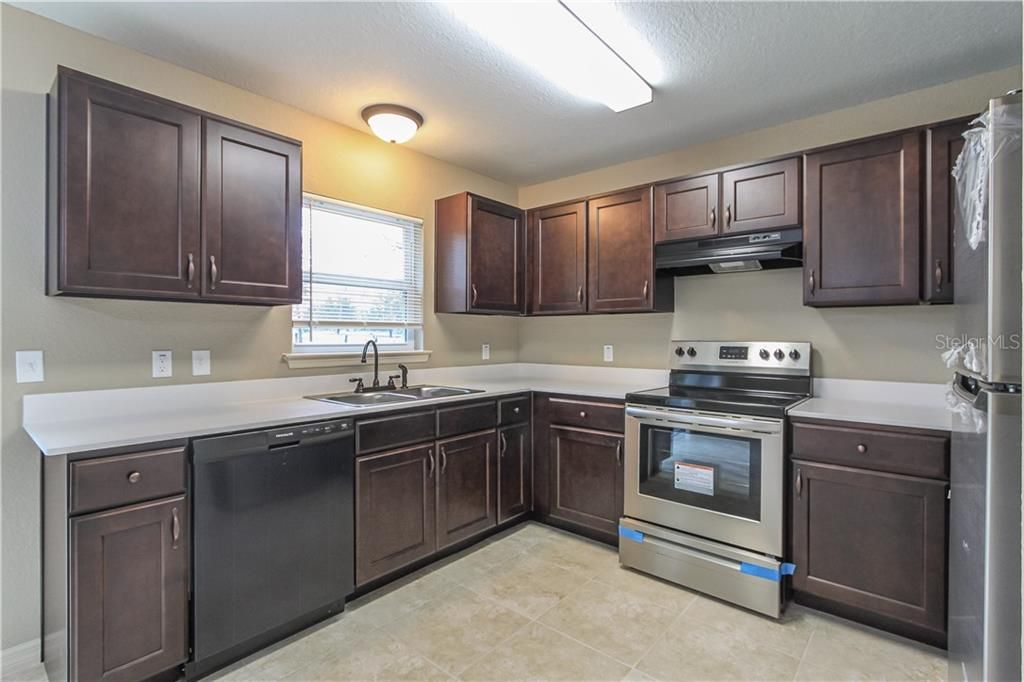 Recently Rented: $1,425 (3 beds, 2 baths, 1337 Square Feet)