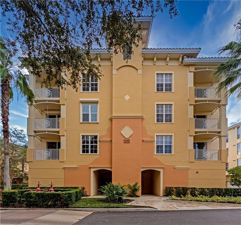Recently Sold: $599,000 (3 beds, 3 baths, 2376 Square Feet)