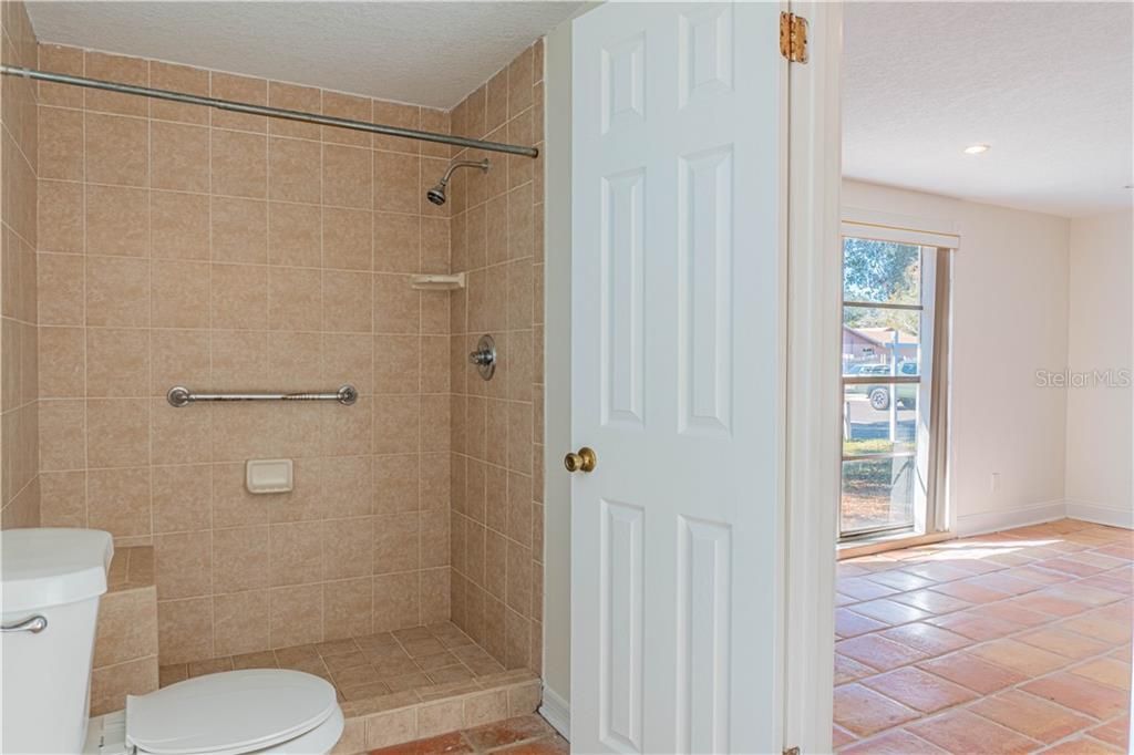 最近售出: $235,000 (3 贝兹, 2 浴室, 1284 平方英尺)
