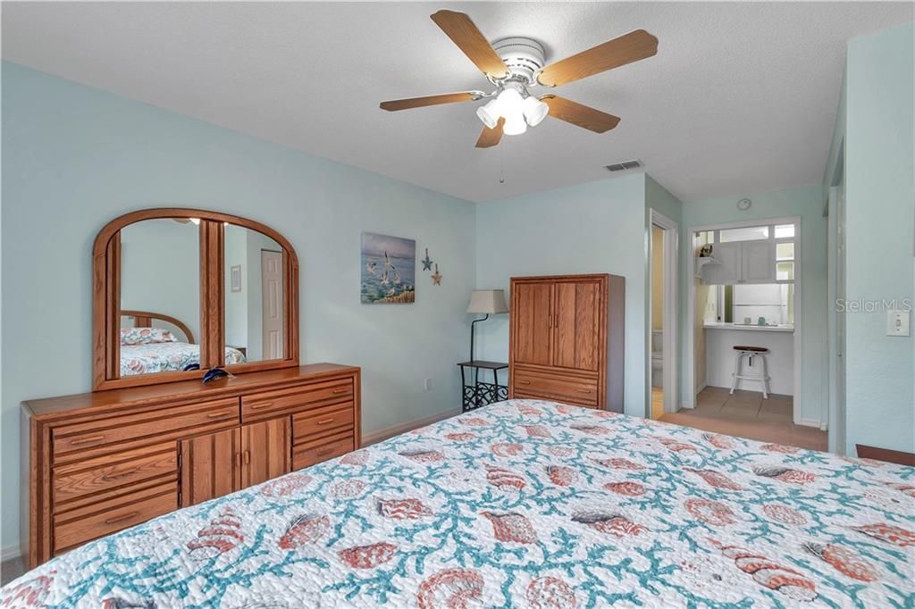 Recently Sold: $91,900 (2 beds, 2 baths, 1056 Square Feet)