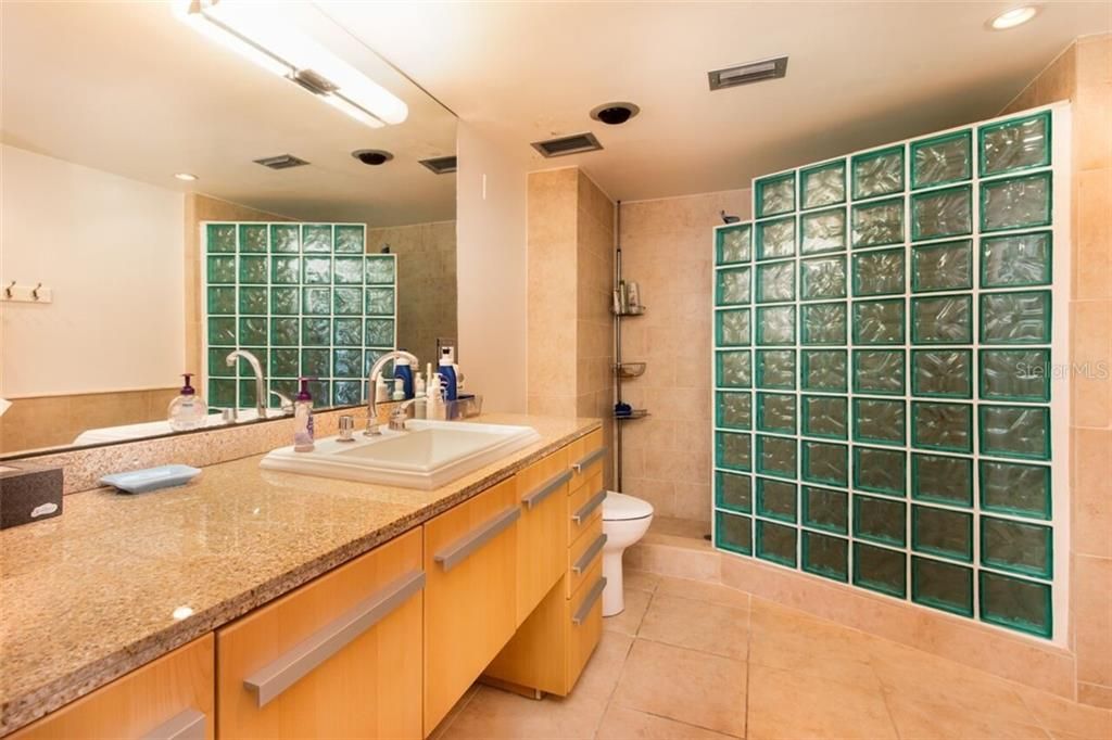 Недавно арендовано: $3,500 (2 спален, 2 ванн, 1462 Квадратных фут)