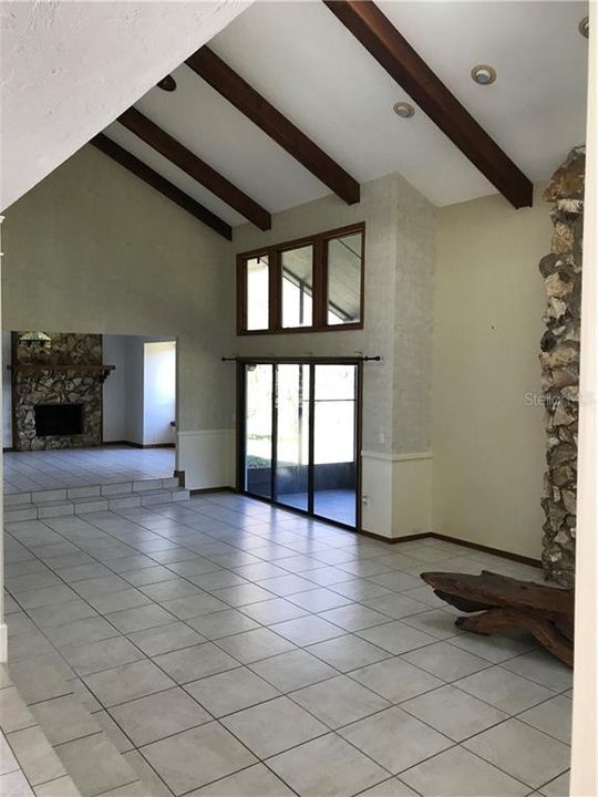 Vendido Recientemente: $659,000 (4 camas, 3 baños, 3897 Pies cuadrados)