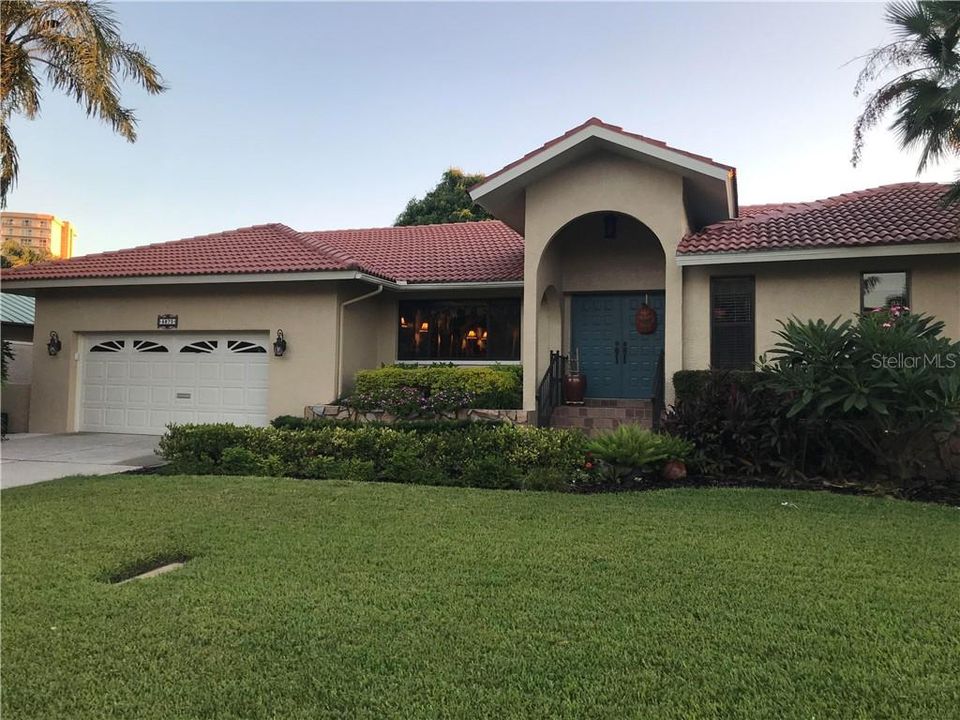 Recently Sold: $735,000 (4 beds, 3 baths, 2923 Square Feet)