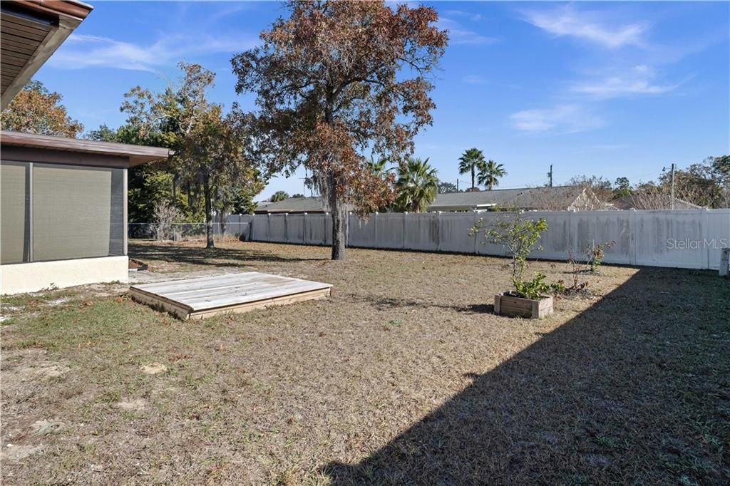 Recently Sold: $185,000 (3 beds, 2 baths, 1820 Square Feet)