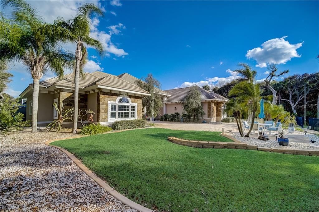 Recently Sold: $1,200,000 (3 beds, 3 baths, 3198 Square Feet)