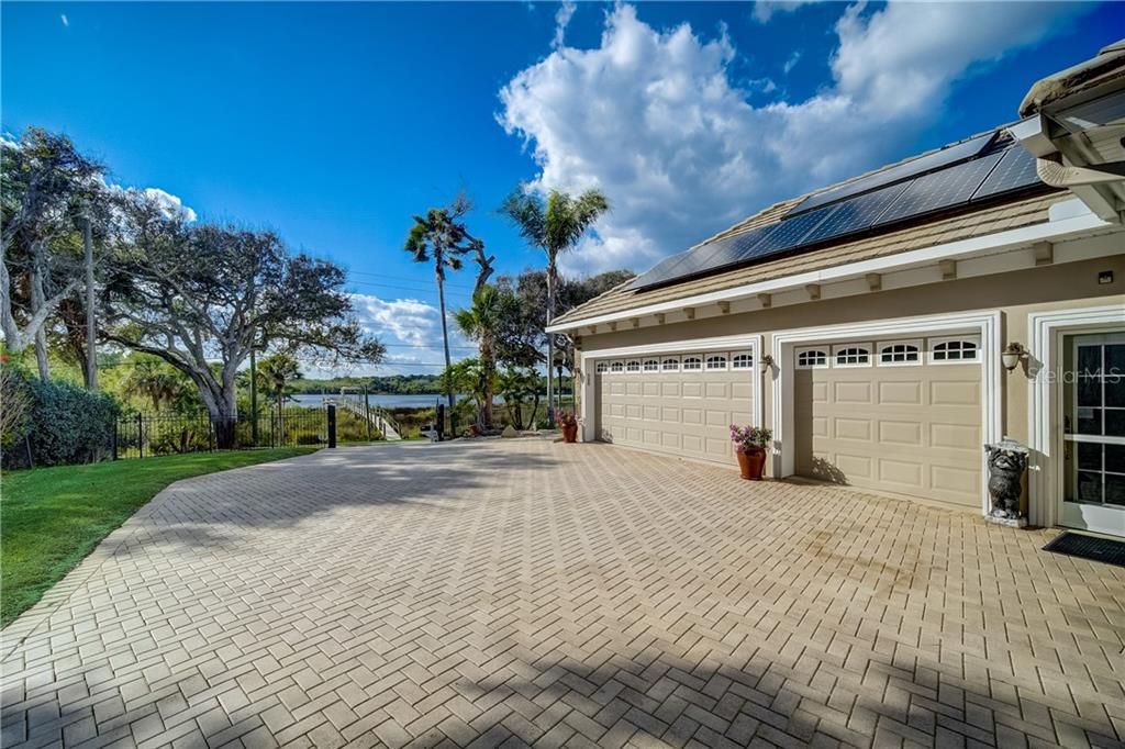 Recently Sold: $1,200,000 (3 beds, 3 baths, 3198 Square Feet)