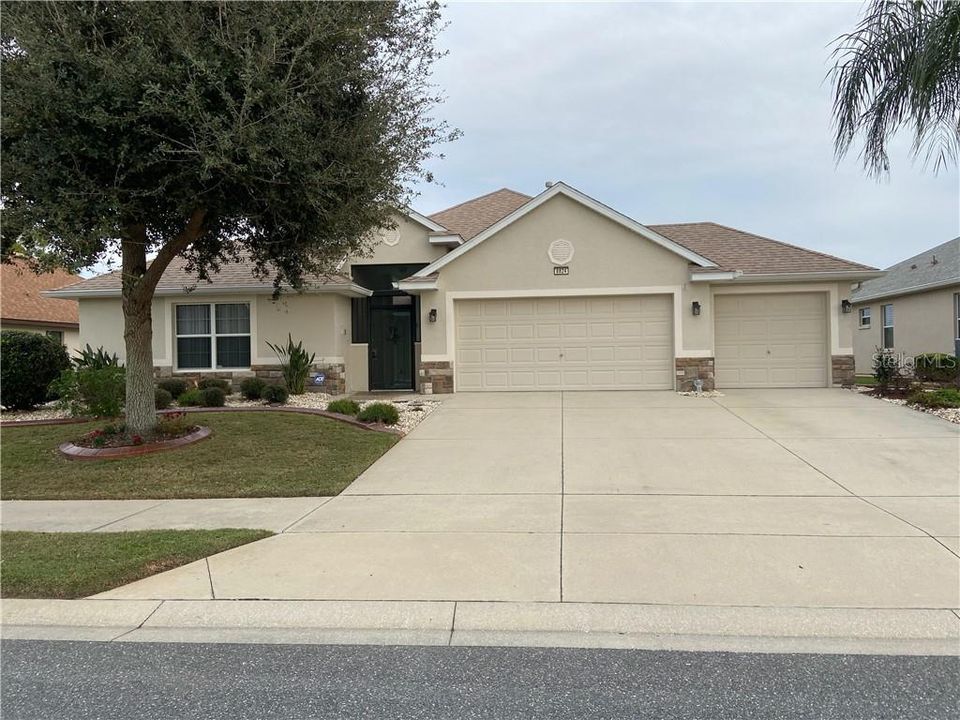 Recently Sold: $369,900 (3 beds, 3 baths, 2140 Square Feet)