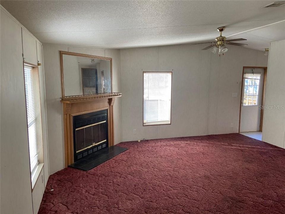 Recently Sold: $83,900 (3 beds, 2 baths, 1512 Square Feet)