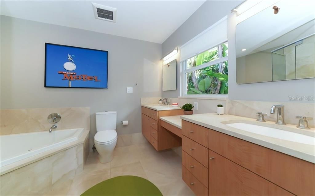 Недавно арендовано: $6,000 (2 спален, 2 ванн, 1604 Квадратных фут)