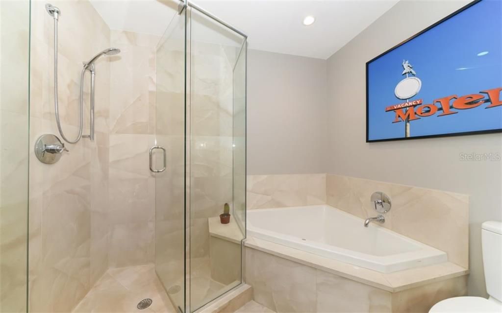 最近租的: $6,000 (2 贝兹, 2 浴室, 1604 平方英尺)
