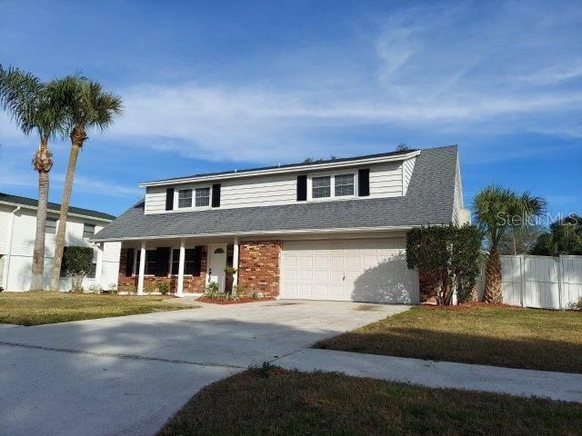 Recently Sold: $369,900 (4 beds, 2 baths, 1965 Square Feet)