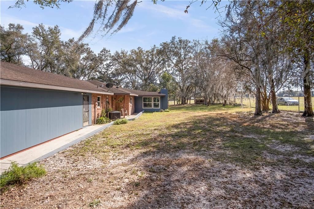 Recently Sold: $349,000 (3 beds, 2 baths, 3075 Square Feet)
