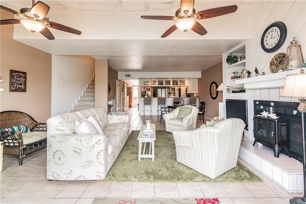 Recently Sold: $469,900 (2 beds, 2 baths, 1750 Square Feet)