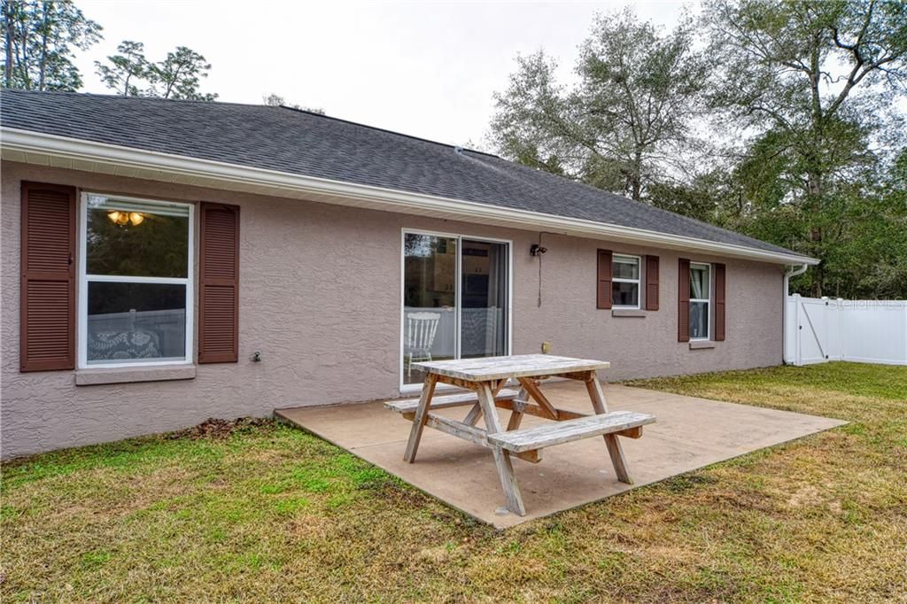 Recently Sold: $194,900 (3 beds, 2 baths, 1464 Square Feet)