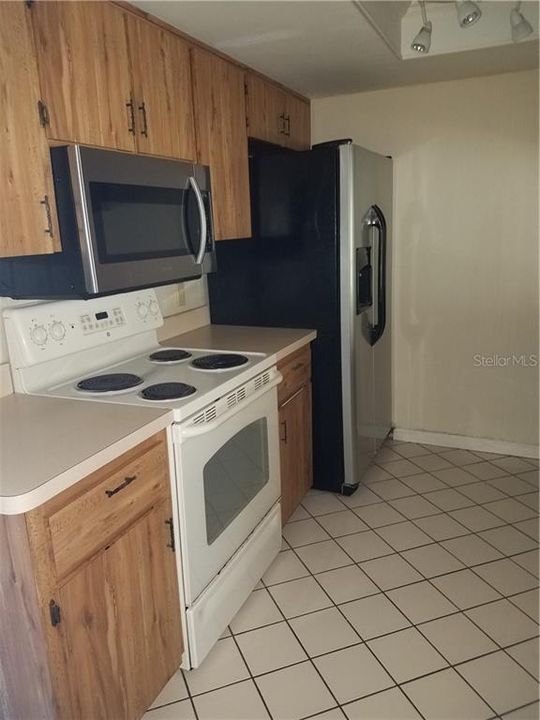 Recently Rented: $1,100 (2 beds, 2 baths, 1460 Square Feet)