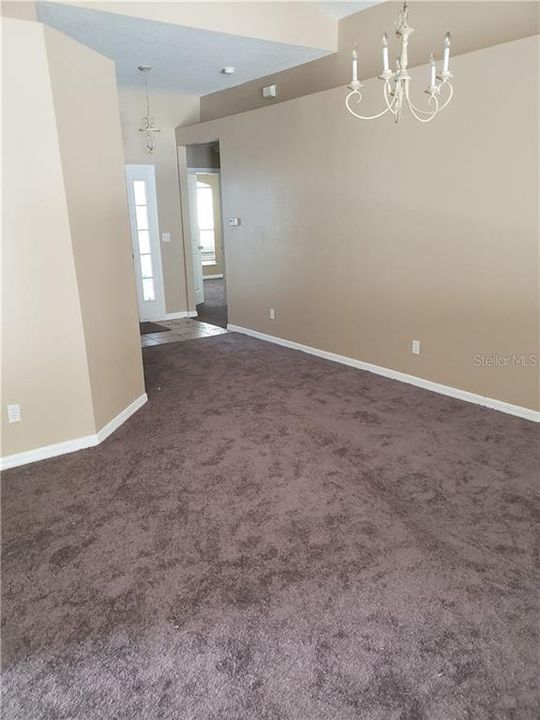 Recently Rented: $1,600 (3 beds, 2 baths, 1772 Square Feet)