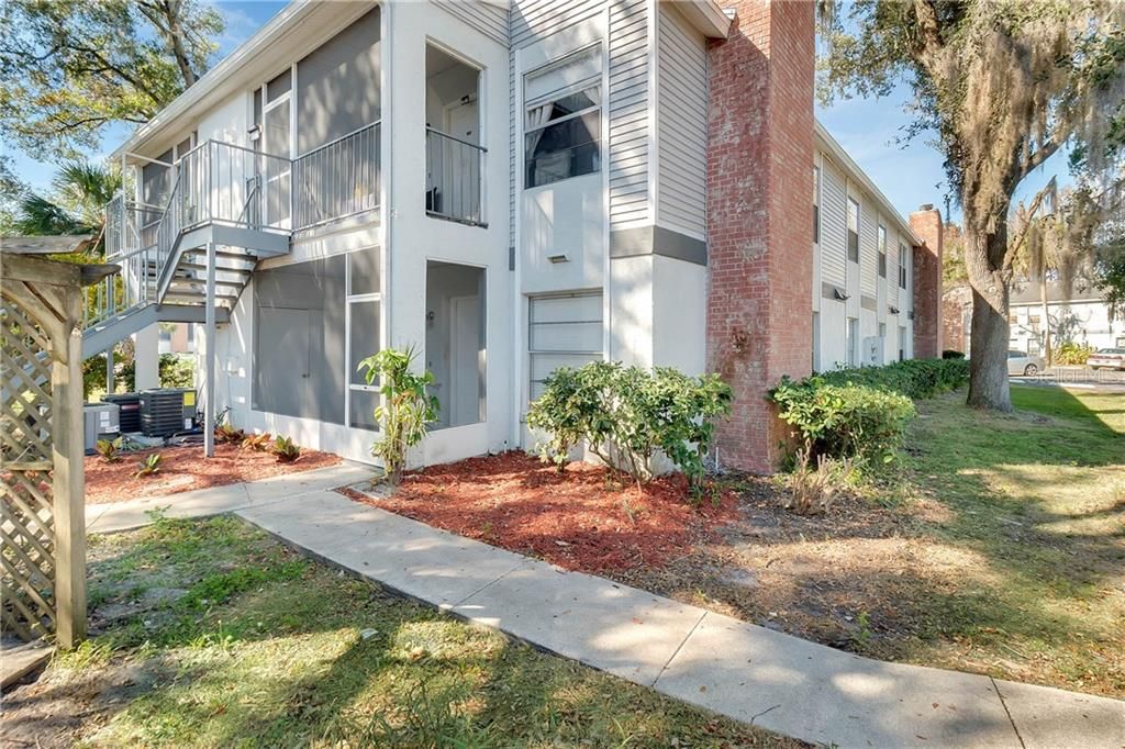 Recently Sold: $120,000 (2 beds, 2 baths, 912 Square Feet)