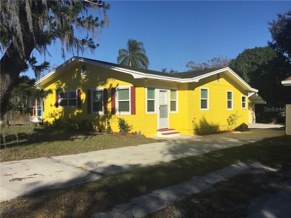 Recently Sold: $225,000 (2 beds, 2 baths, 1068 Square Feet)