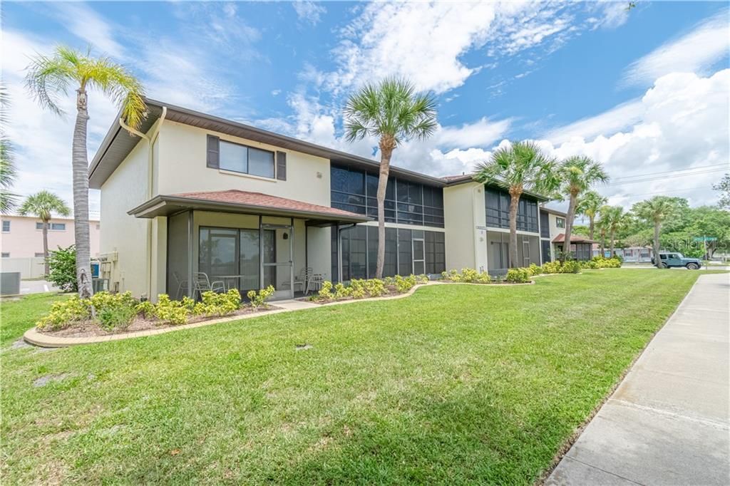 Recently Sold: $173,000 (2 beds, 2 baths, 900 Square Feet)